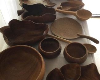 WLE055 - Huge Lot of Vintage Monkeypod Wood Bowls & More