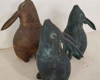 WLE095 - Trio of Metallic Bunny Rabbits Looking Up