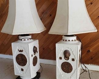WLE105 - Pair of Lamps w/Unique Design