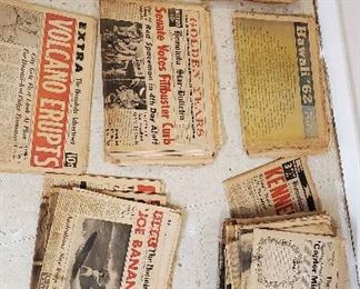 WLE164 - 1960s Newspaper Editions - Honolulu Advertiser & Star-Bulletin