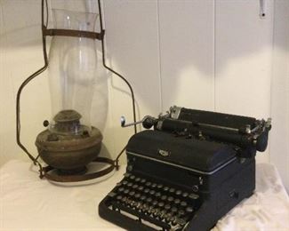 WLE166 - Vintage Royal Typewriter & Vintage Kerosene Lamp