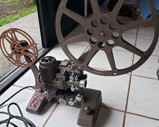 WLE170 - Vintage Bell & Howell 16mm Film Projector