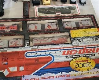 WLE187 - Limited Edition 2002 Snap-on HO Scale Train set w/Tracks & More