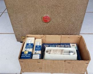 WLE189 - Vintage Kodak "Kodascope Pageant Sound Projector" & Spare Bulbs