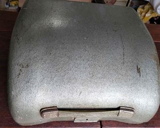 WLE192 - Vintage Olympia Manual Typewriter w/Case