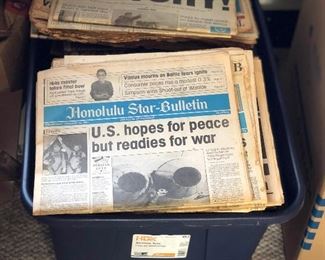 WLE215 - 100+ Vintage Star-Bulletin & Honolulu Advertiser Newspapers
