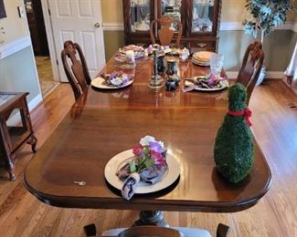 Large dining room table a beaut