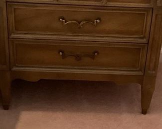6 pc bedroom set American of Martinsville - dresser with mirror, chest of drawers, 2 night stands, headboard.