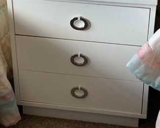 Modern White Lacquer Night Stand Side Table 22w 15d 20.5h