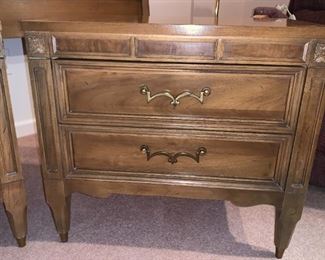 American of Martinsville USA Made 6 pc bedroom set includes queen headboard, dresser with mirror, chest of drawers, 2 night stands