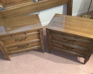 American of Martinsville USA Made 6 pc bedroom set includes queen headboard, dresser with mirror, chest of drawers, 2 night stands