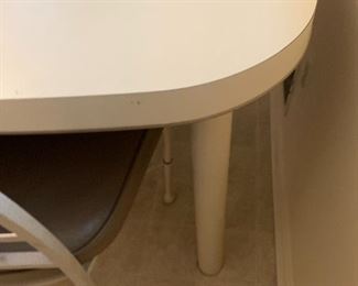 Kitchen Table with 1 leaf and 4 heavy metal chairs, seat pads. Solid and sturdy. 59 x 42 x 29h with 1 leaf (17). Square without leaf. Cramco Furniture, Miami FL