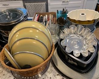 Assorted Kitchenware/Club Aluminum Lids
