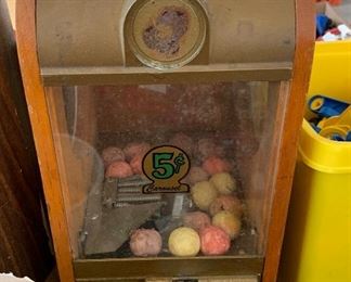 Old Gumball Machine (Needs Repair)