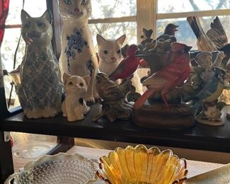 Meow. Maybe it wasn’t such a great idea to put the birds and the cats so close together… save the birds; buy the cats! …Or the birds. Either way, great chance to add one or two interesting figure friends to your collection.