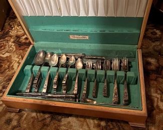 Nice flatware set… for 12. You and your best friend can eat dinner and each have 6 of everything! How decadent! 