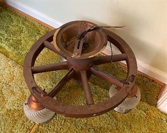 Wagon wheel lamp - vintage!  $50