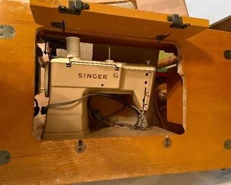 Vintage Singer sewing machine and table