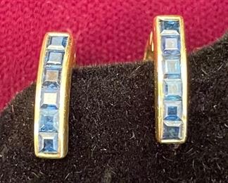 12-E6- $100 
14kt yellow gold with sapphires 2.5gram 1/2"L
