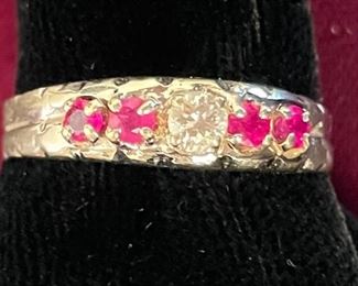 15-KJ153 -$225 
14kt white gold ring rubies 15ct diam sz 9.5