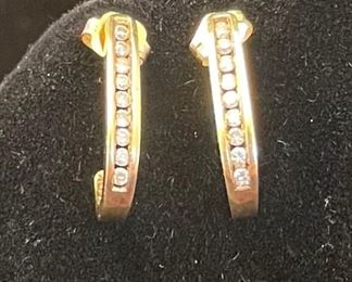 21-E3- $95 
14kt gold earrings 2.4 gr 3/4"L with diamonds 0.18ct I2 hoops