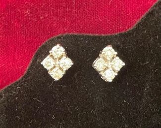 22-E4- $195 
14kt white gold & diamonds clusters earrings 0.40ct I2