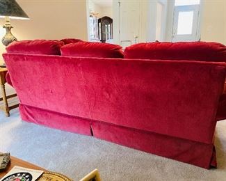 67____$550
Thomasville set of red velvet sofa and loveseat
red sofa  • 36high 80wide 36deep 
loveseats  • 36high 64wide 36deep  
