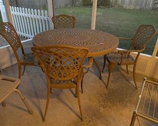 $225 Patio set, iron round table 2 arms & 2 chairs
