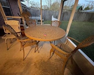 $225 Patio set, iron round table 2 arms & 2 chairs