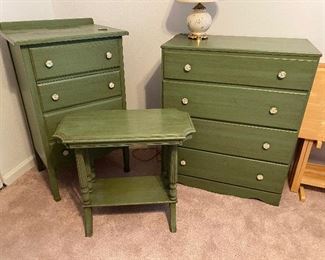 104_____ $150 
Set of 3 green pieces & lamp - side table  • 23"x 24"x 12"
 4 drawers chest 36"x 22"x 17" - 4 drawers chest  • 34"x 28"x 15"
