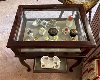 16_____ $75 
Curio table with top lifting • 22"x 17" x 23"T