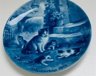 78_____ $100 
Berlin Porcelain Lot of 34 - 8" plates 