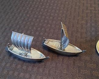 114 - $80 - close up on the sterling chinese boat salt & pepper 