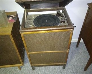 Old victrola record player