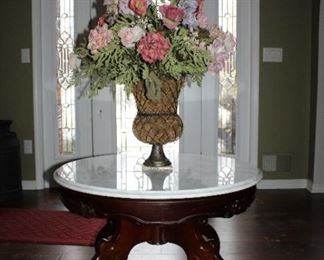 ACCENT TABLE, FLORAL ARRANGEMENT