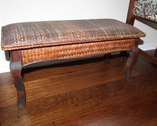 BENCH/FOOTSTOOL