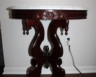 ACCENT TABLE
