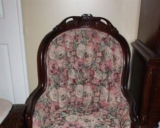 ACCENT CHAIR