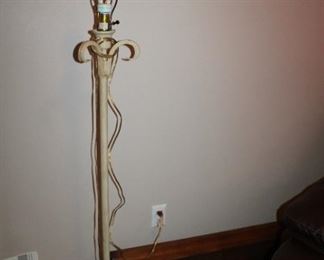 FLOOR LAMP