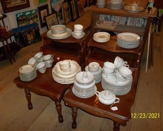 some of the sweetest vintage dishes!!