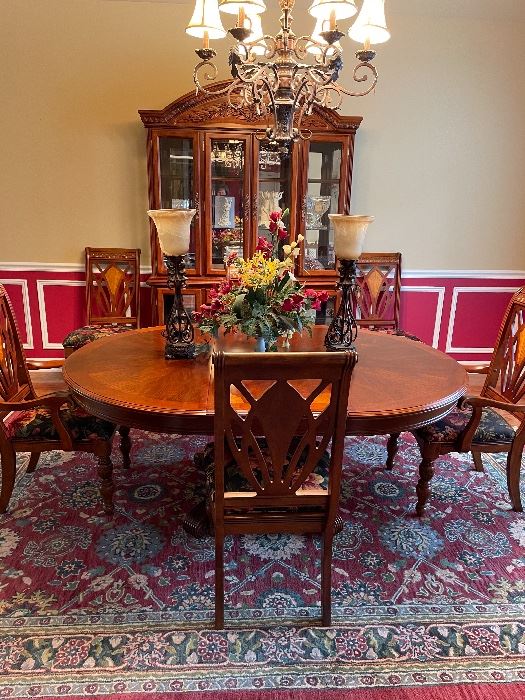 Dining table & 6 chairs