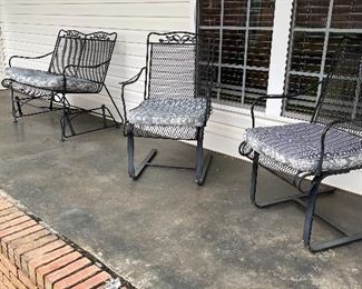 Outdoor settee & chairs