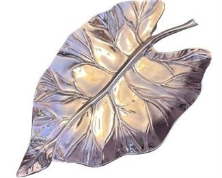 Lot 024
Pewter Leaf Serving Platter