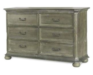 Lot 040-001
Magnussen Home Furniture Cheswick Double Drawer Dresser