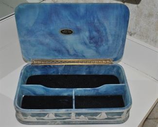 Three Compartments for Storage!