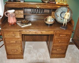 Fantastic Vintage Solid Wood Roll Top 7 Drawer Executive Desk with Organizer Hutch, 53"w x 45"h x 29"d