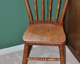 Vintage Spindle Bow Back Windsor Side/Desk Chair, 15.5" x 33"h x 14.5"d