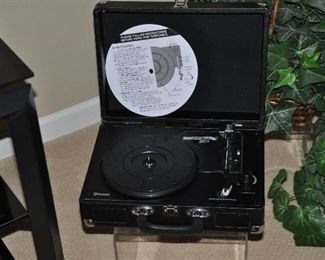 Innovative Technology Bluetooth Turntable, New, Itvs-550BT