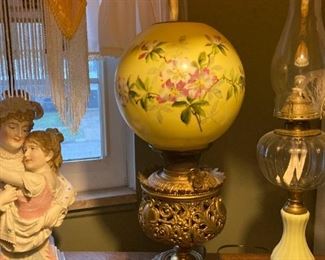 . . . Gone with the Wind style lamp