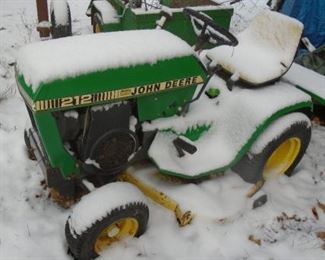 JD 212 LAWN TRACTOR